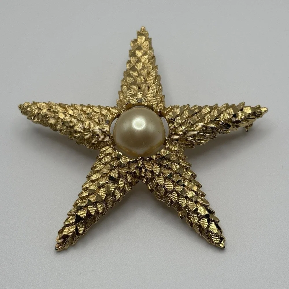 Vintage Capri Brooch Starfish Faux Pearl Goldtone Sea Star Beach Nautical Cruise